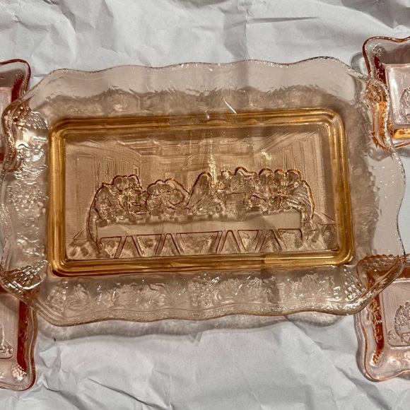 Indiana Tiara Peach Pink Glass The Last Supper Bread & Butter Plates Vintage EUC - Picture 2 of 4